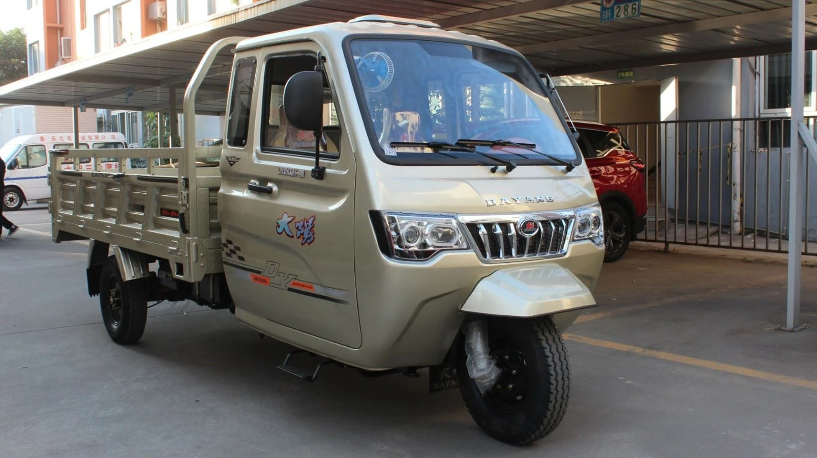 Tri Motorized Cargo Tricycle for Heavy Duty